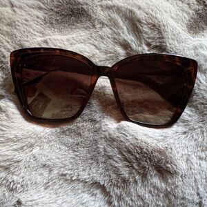 DIFF EYEWEAR Tortoise Shell Square Sunglasses